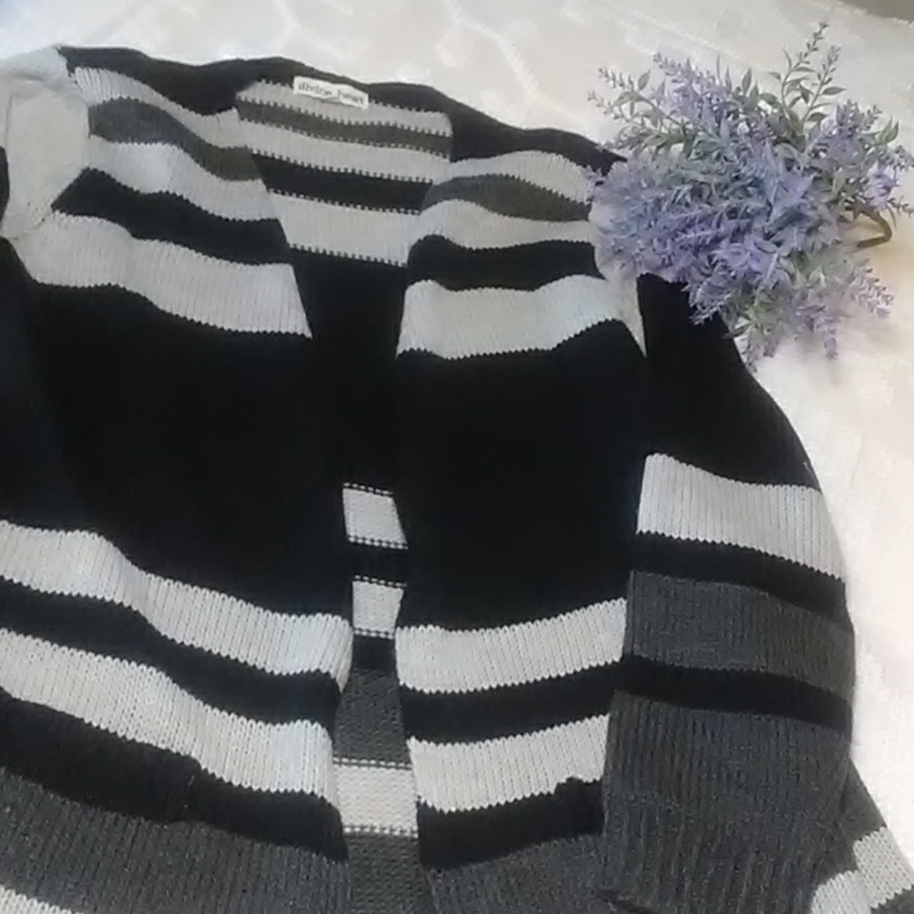 Sweater - Picture 3 of 5
